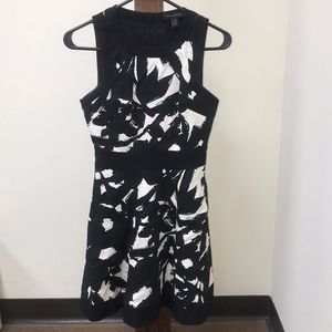 Banana Republic Black/White Fit & Flare Dress- 0P